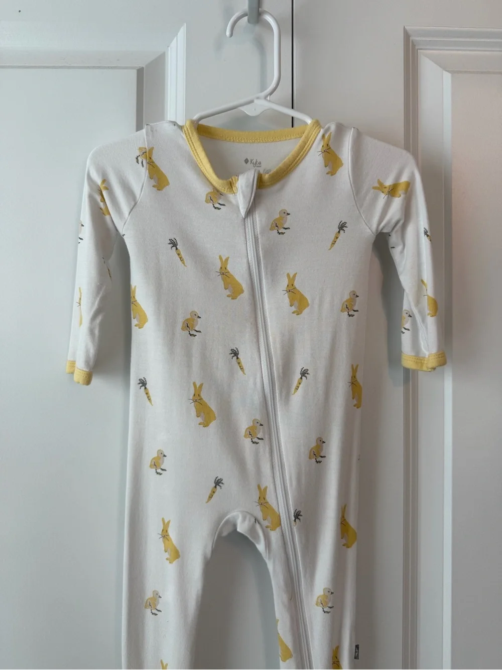 Kyle Baby Zippered Footie Hop Bunny White Yellow Size 6-12 Months